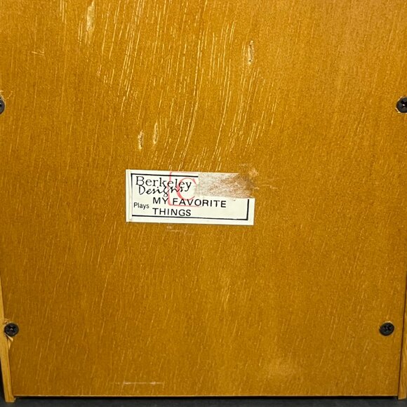 Vintage Rare Berkeley Musical My Favorite Things Wooden Roll Top Desk Music Box - Picture 7 of 9